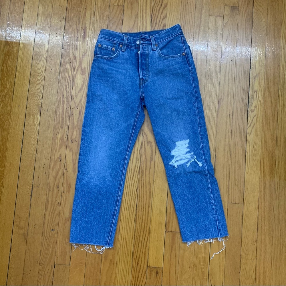 Cropped distressed destroyed Levi’s